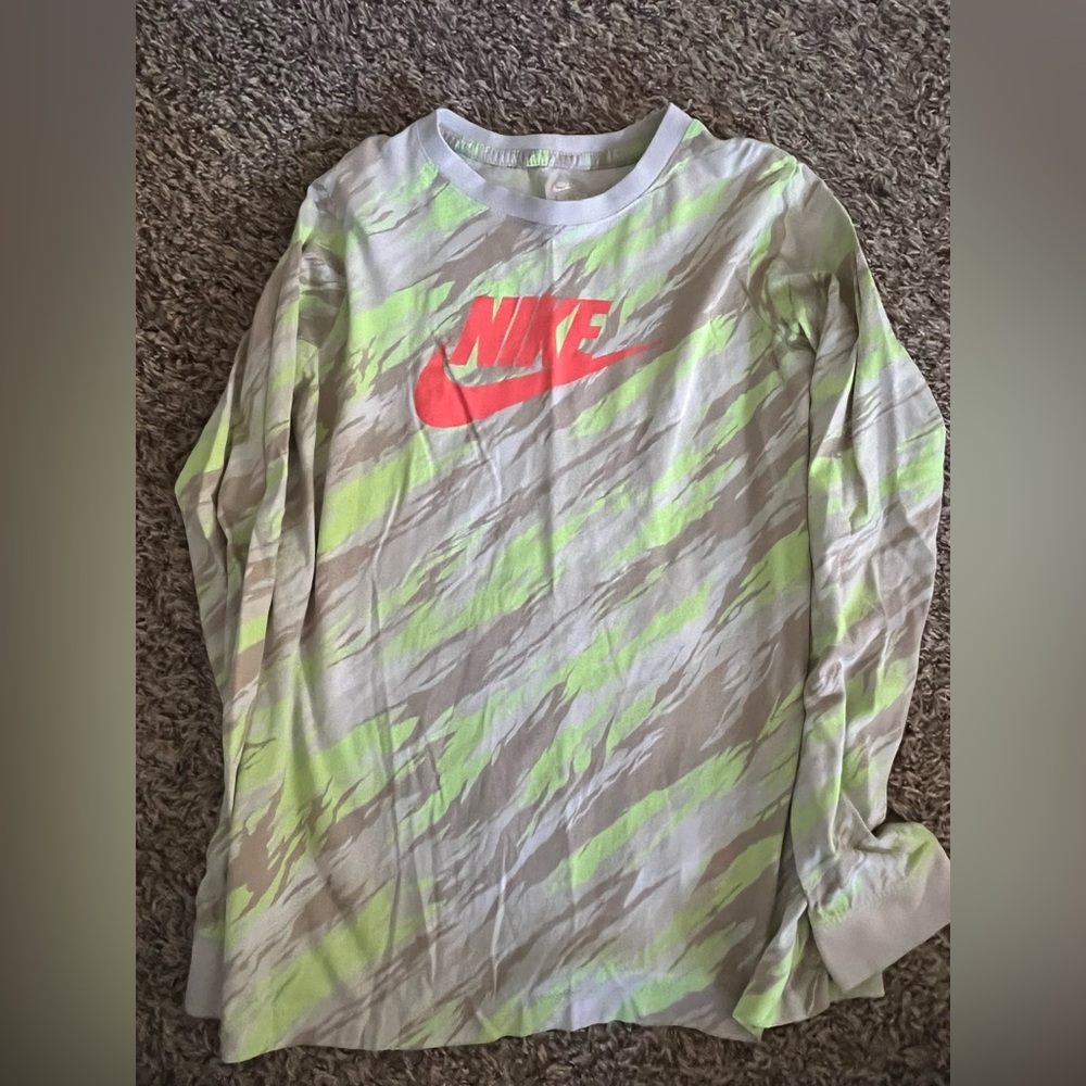 Nike long sleeve boys L